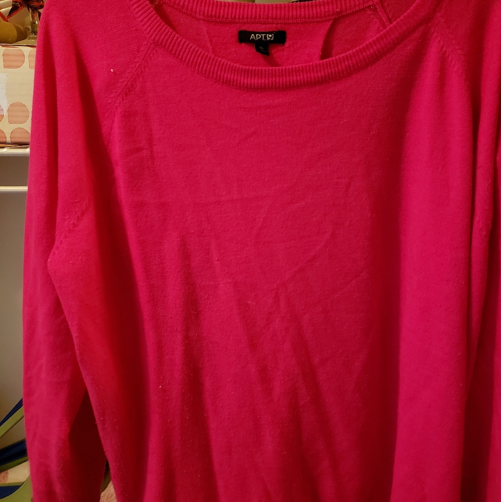 Light weight sweater